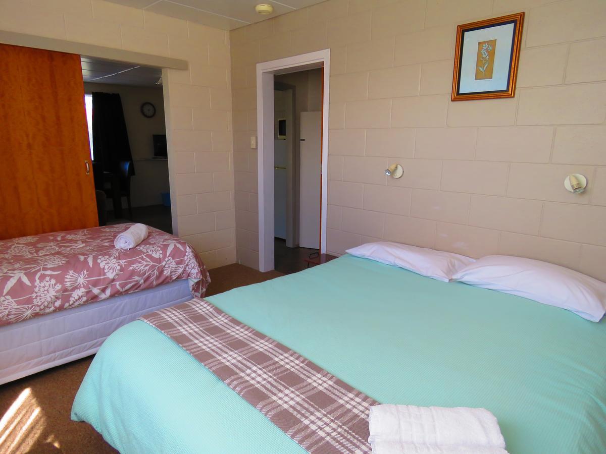 Opunake Motel And Backpackers Lodge מראה חיצוני תמונה