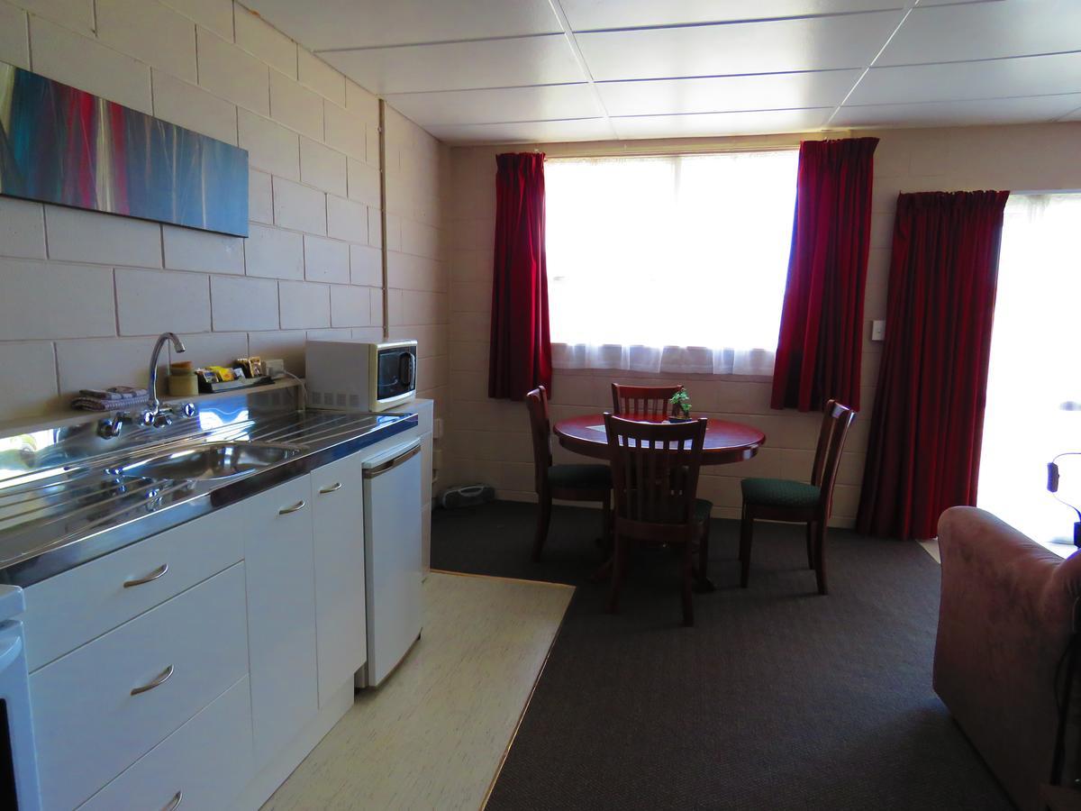 Opunake Motel And Backpackers Lodge מראה חיצוני תמונה